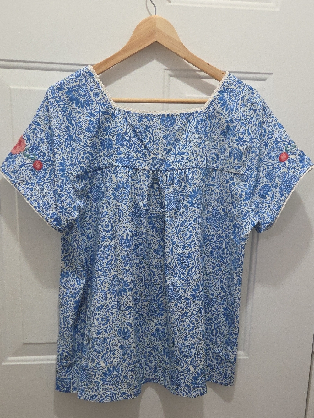 Savanna Jane Blue Floral Embroidered Short Sleeve Blouse - Picture 2 of 3
